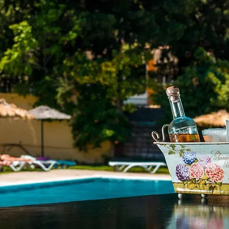 Achousa (adults Only)