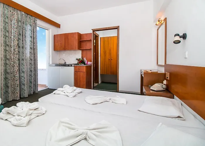 Achousa (adults Only) فاليراكي