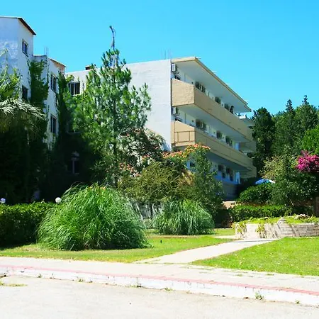 Achousa (adults Only) アパートホテル ファリラキ