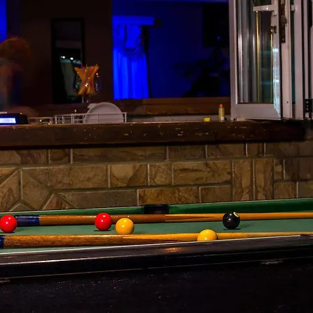 Achousa (adults Only) 3* ファリラキ