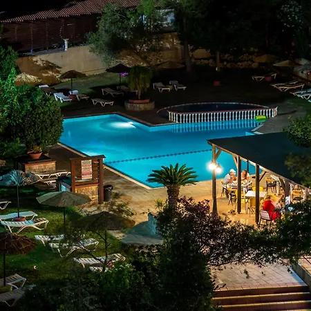 アパートホテル Achousa (adults Only) 3*