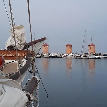 Achousa (adults Only) 3* ファリラキ