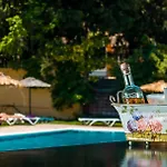Achousa (adults Only)