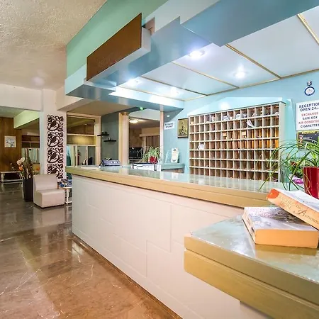 מלון דירות Achousa (adults Only) 3*