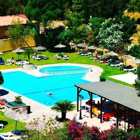 מלון דירות Achousa (adults Only) 3*